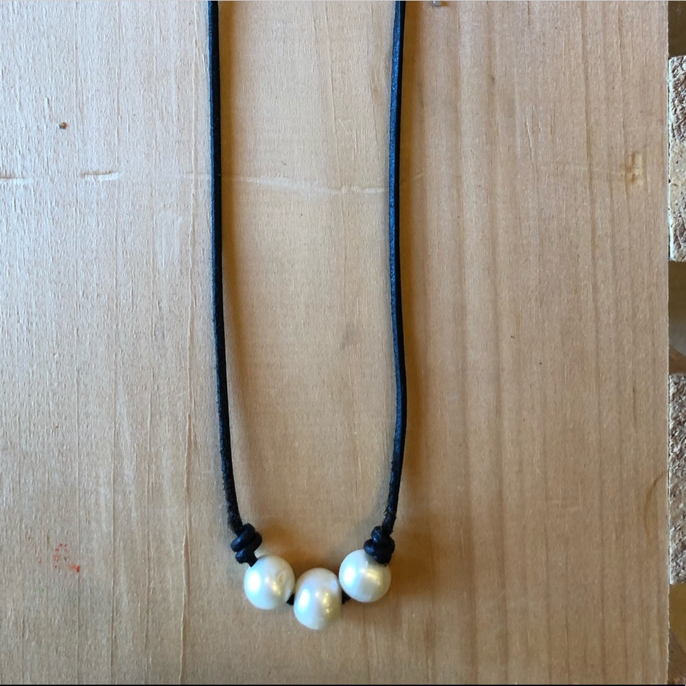 pearl necklace/choker